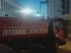 Tuzla'da tersanede bakımı yapılan gemide çıkan yangın söndürüldü