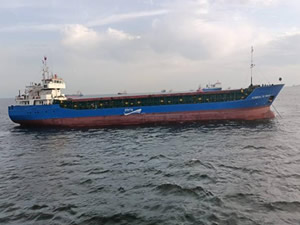 Üsküdar açıklarında arızalanan konteyner gemisi kurtarıldı