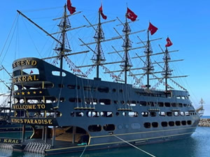 Apartman gibi tur teknesi! 5 katlı günübirlik tur teknesi denize indirildi