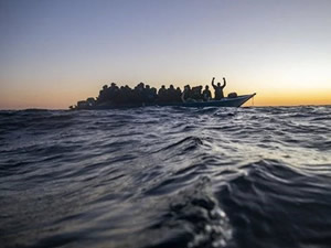 Tunus açıklarında 48 saatte 3 göçmen teknesi battı, 3 ölü 12 kayıp