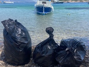 Bodrum'da ada ve koylarda temizlik yapıldı