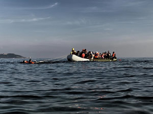 Tunus açıklarında düzensiz göçmen teknesi battı, 1 ölü 10 kayıp