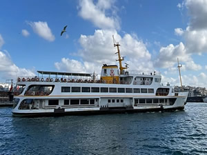 Vapurdan denize atlayan kişi Sahil Güvenlik ekiplerince kurtarıldı