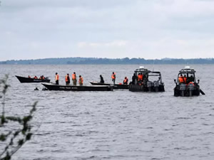 Uganda'da bir teknenin batması sonucu 20 kişi öldü