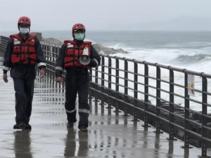 Japonya'nın Okinawa kıyılarını vuran Khanun Tayfunu'nda bir kişi daha hayatını kaybetti