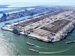 Evergreen, Rotterdam'ın Euromax terminalini satın aldı