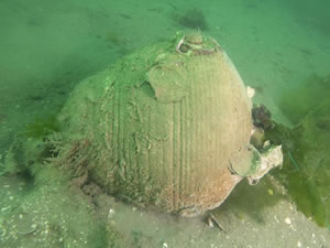 Dalgıç polislerin eğitim dalışında fark ettiği tarihi eserler denizden çıkarıldı