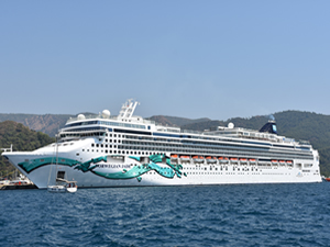 Marmaris'e "Norwegian Jade" ile 2 bin 100 turist geldi