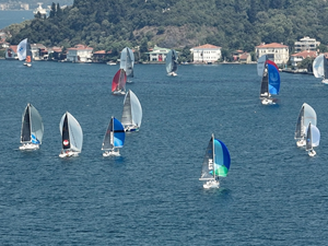 30 Ağustos Zafer Bayramı nedeniyle İstanbul Boğazı Yat Yarışları gerçekleşti