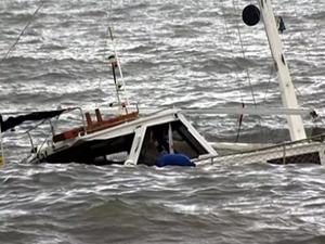Güney Çin Denizi'nde teknelerine gemi çarpan 3 Filipinli balıkçı hayatını kaybetti
