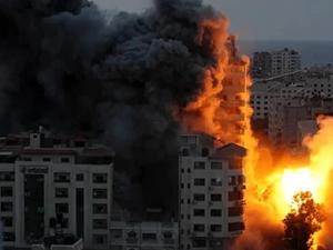 İsrail savaş uçakları Gazze Şeridi'nde çok sayıda noktayı bombaladı