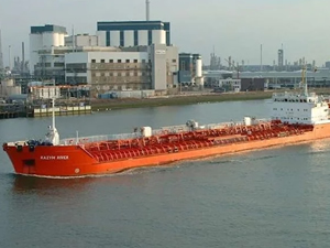 Karadeniz’de petrol tankeri mayına çarptı