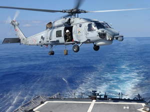 TCG Gökova, helikopter ile iniş kalkış ve dikey ikmal eğitimleri icra etti