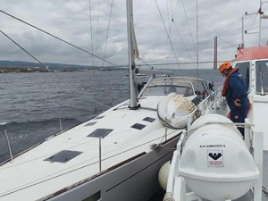 Çanakkale açıklarında tekne arızalandı