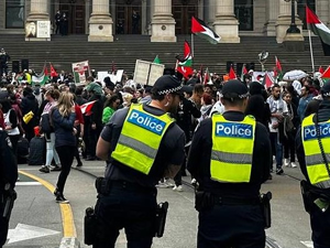 Avustralya'da İsrail gemisine engel!