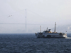 İstanbul Boğazı'nda gemi trafiği yeniden açılıyor