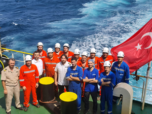 Konteyner gemisi ÖYKÜ A Türk bayrağı çekti