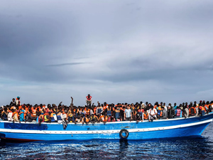 Mültecileri taşıyan 5 tekne Endonezya'ya vardı
