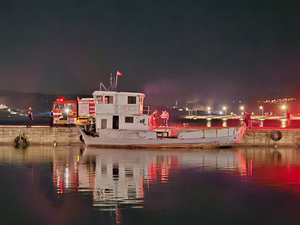 Bandırma sahilinde tekne yangını