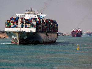 Süveyş Kanalı'ndan geçişler en düşük seviyede!