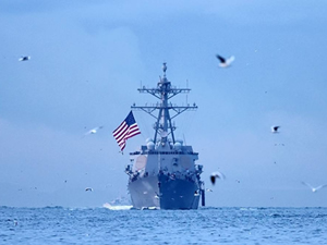 Husiler Kızıldeniz'de ABD'ye ait ticari gemiyi vurdu