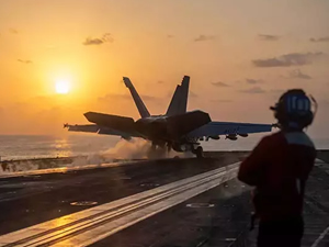 Husilere ait iki insansız deniz aracı imha edildi