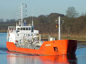 Camelot Maritime, tanker işletmeciliğine girdi