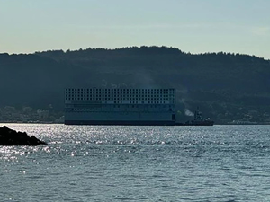 İnşa halindeki kruvaziyer Çanakkale Boğazı'ndan geçti