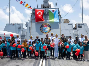 TCG Kınalıada, Cibuti Limanı’nda