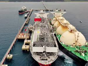 LNG anlaşması için Exxon Mobil ile görüşülüyor