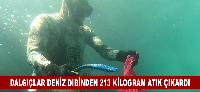 Dalgıçlar deniz dibinden 213 kilogram atık çıkardı