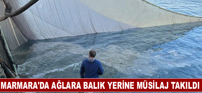 Marmara Denizi'nde ağlara balık yerine müsilaj takıldı