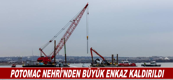 Potomac Nehri'nden Büyük Enkaz Kaldırıldı