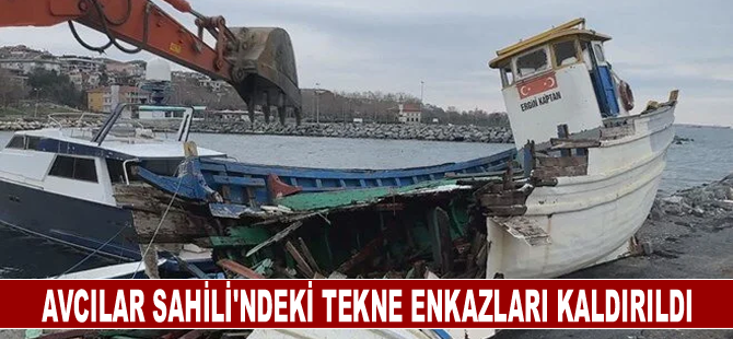 Avcılar Sahili'ndeki tekne enkazları kaldırıldı