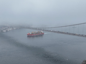 İstanbul Boğazı'nda gemi trafiği askıya alındı