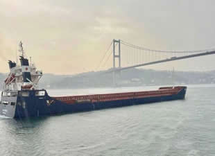 İstanbul Boğazı'nda tehlikeli anlar! Arızalanan gemi kurtarıldı