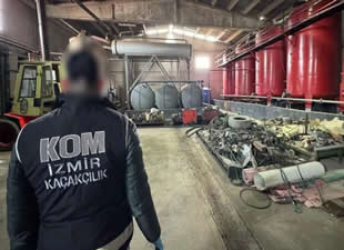 Aliağa’da gemiye baskın! 54 ton kaçak akaryakıt  ele geçirildi
