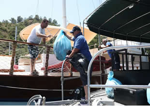 Muğla kıyılarında 8 tekne ile temiz deniz seferberliği