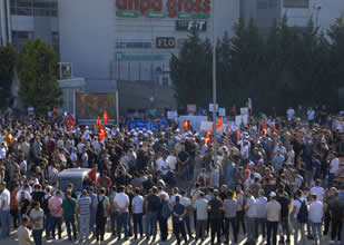 İzmir Tersanesi’nde grev kararı alındı!