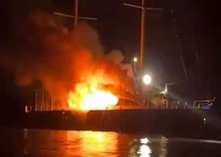 Muğla'da marinada yangın! Gulet tekne battı