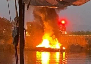 Manavgat Irmağı'nda balıkçı teknesi yandı