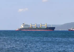 Çanakkale Boğazı'nda arızalanan gemi kurtarıldı