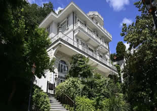 Fetöcü Akın İpek’in Beyaz Köşkü’nü Ali Bekmezci aldı