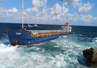 Kefken’de karaya oruran gemiden yakıt tahliyesi