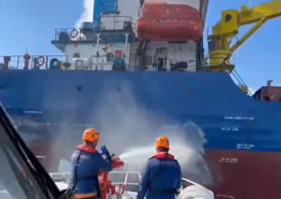 Mersin’de limandaki yük gemisinde yangın!