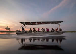 Kullandığından fazla enerji üreten yüzer Safari oteli
