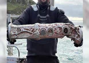 Denizaltında şüpheli cihaz bulundu! Herşeyi kaydediyor