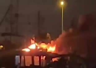 Balıkçı barınağına yıldırım düştü, 3 tekne küle döndü