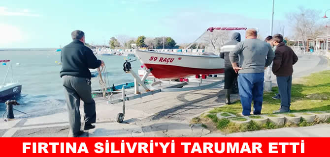 Silivri’de fırtına tekne ve yatları savurdu
