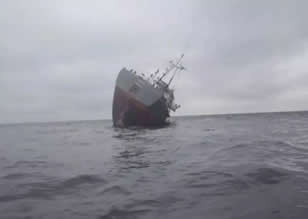 Güney Çin denizinde gemi battı: Ölüler ve kayıplar var